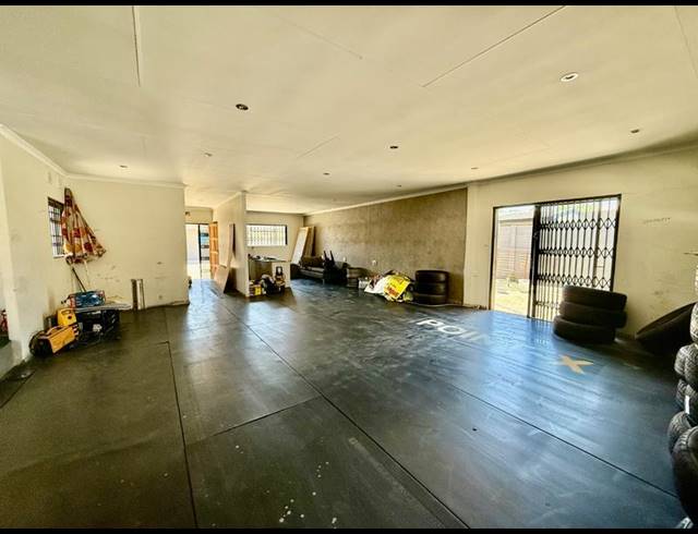 BUSINESS FOR SALE IN VANDERBIJLPARK SE 1
